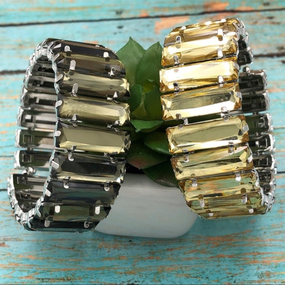 🍀Reflective Acrylic Bar Cuff Bracelet